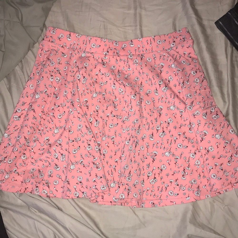 Super cute almost new skirt